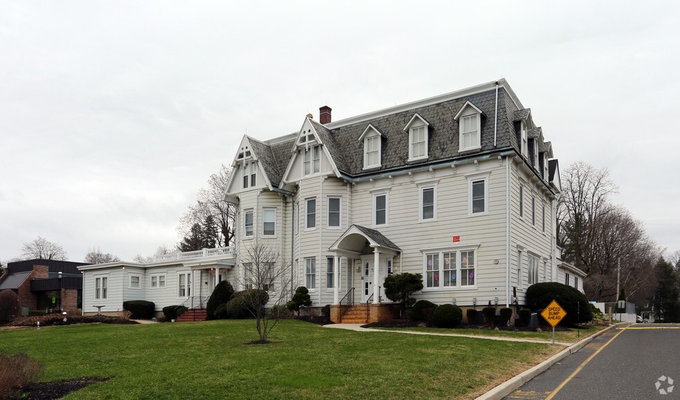 30 W Main St, Moorestown, NJ for sale - Primary Photo - Image 1 of 1