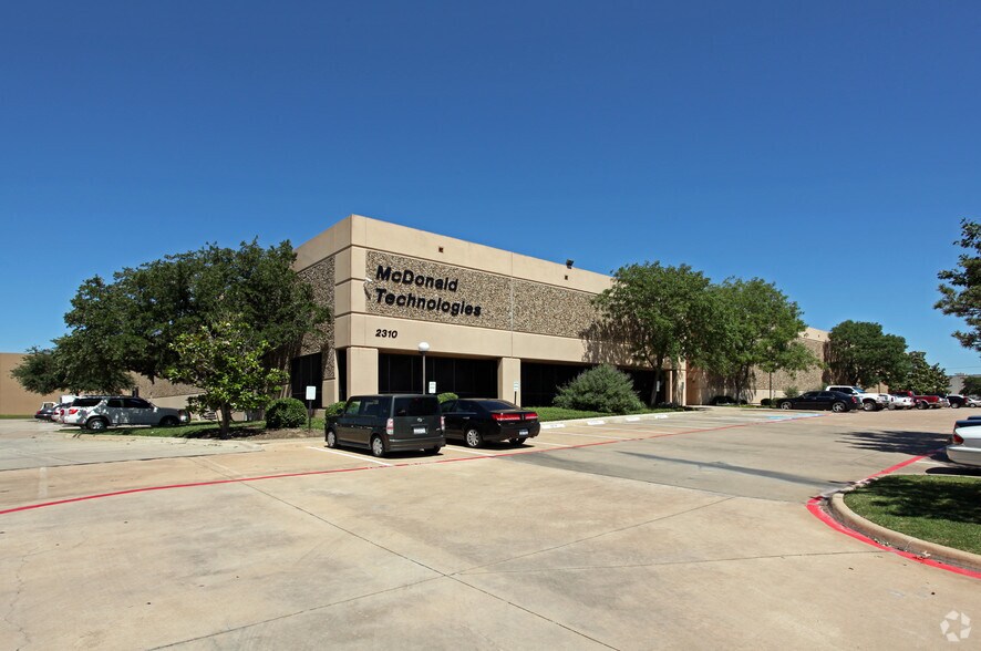 2310 McDaniel Dr, Carrollton, TX for sale - Primary Photo - Image 1 of 1