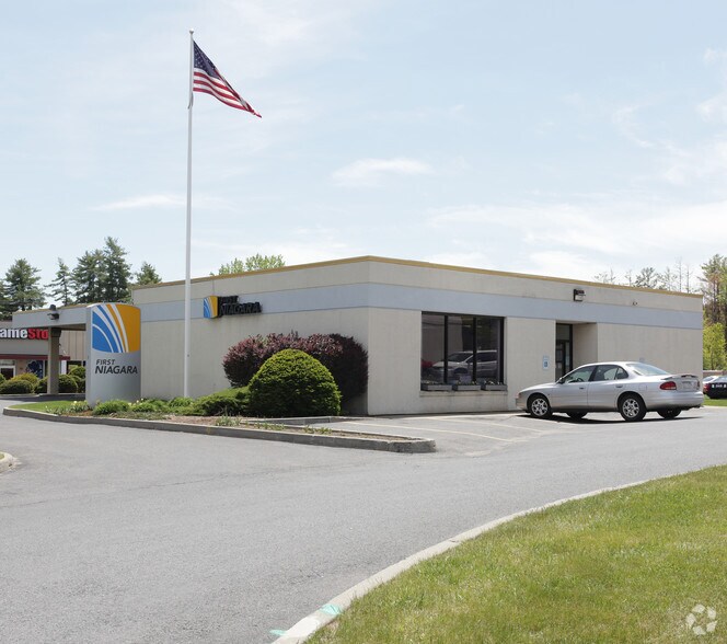 739 Upper Glen St, Queensbury, NY for sale - Primary Photo - Image 1 of 1