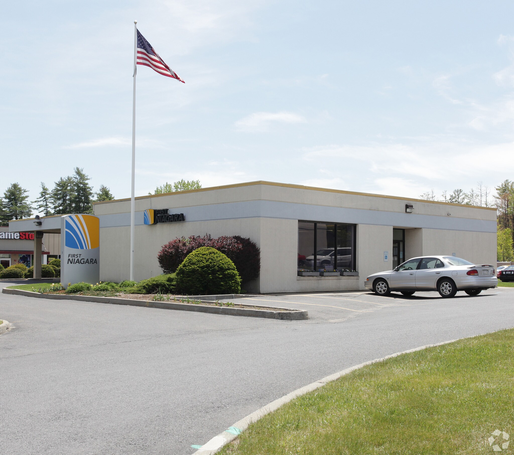 739 Upper Glen St, Queensbury, NY for sale Primary Photo- Image 1 of 1