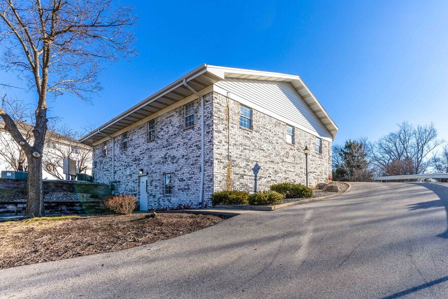 306 McHenry St, Burlington, WI for lease - Building Photo - Image 1 of 4