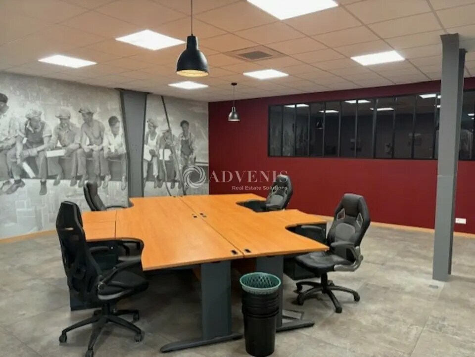 Location Local d'activités 3 000 m² - Photo 1