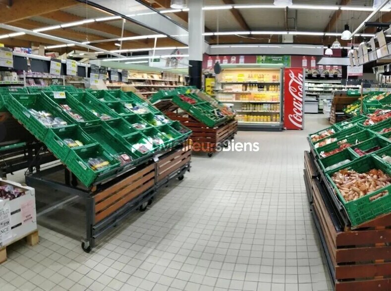 Retail in Argenteuil for sale - Interior Photo - Image 1 of 2