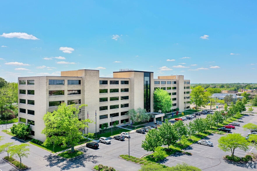 11330 Olive Blvd, Creve Coeur, MO for lease - Building Photo - Image 1 of 6