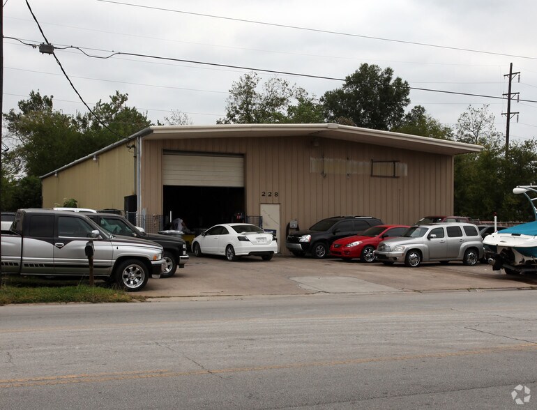 228 Main St, Conroe, TX for sale - Primary Photo - Image 1 of 1