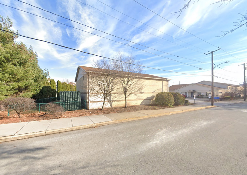 1250 5th Ave, New Kensington, PA for lease - Building Photo - Image 2 of 6