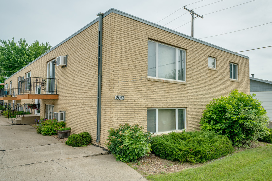 1914 E Divide Ave, Bismarck, ND for sale - Building Photo - Image 1 of 1