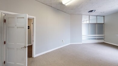 135 Park Ave, Barrington, IL for lease Building Photo- Image 1 of 11