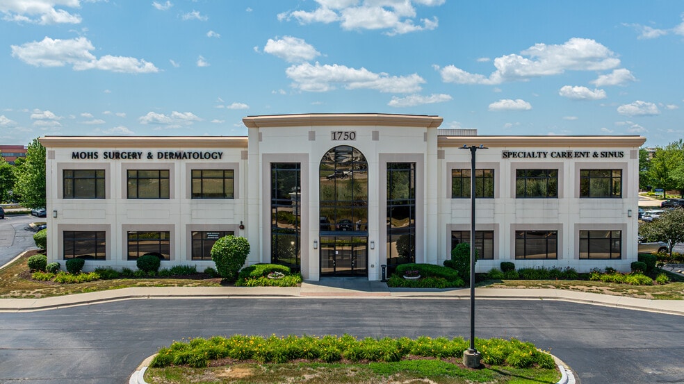 1750 N Randall Rd, Elgin, IL for lease - Building Photo - Image 1 of 7