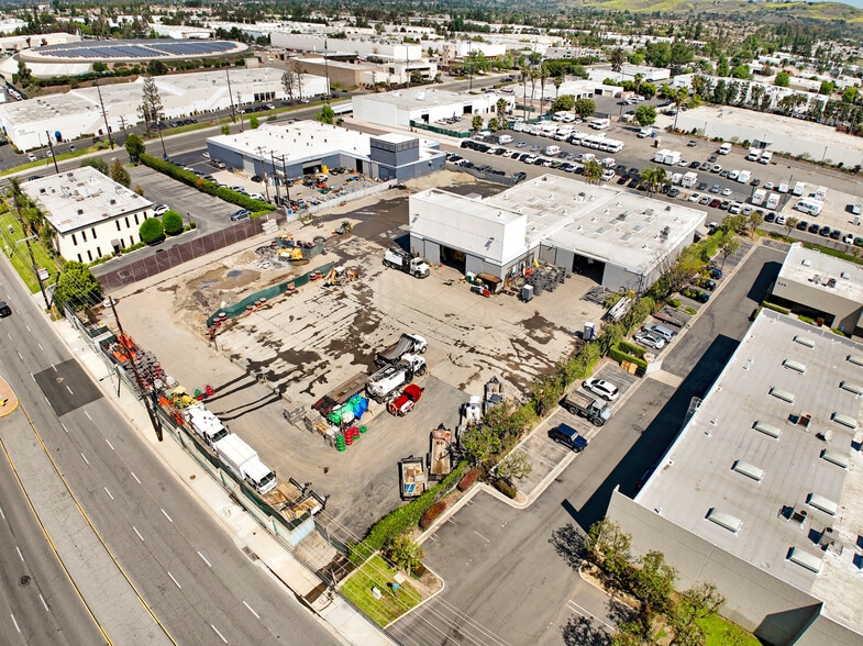 404 N Berry St, Brea, CA for lease - Building Photo - Image 3 of 12