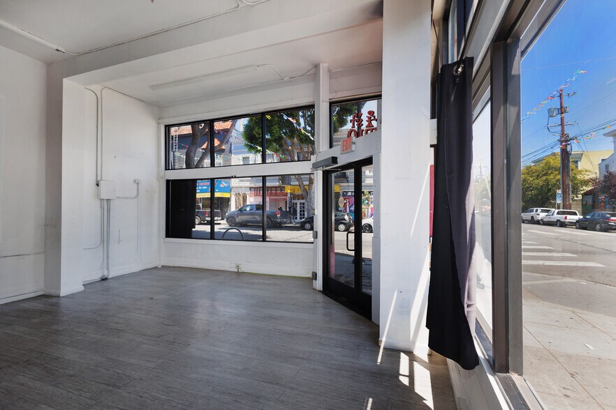 3049-3075 24th St, San Francisco, CA for lease - Building Photo - Image 3 of 18