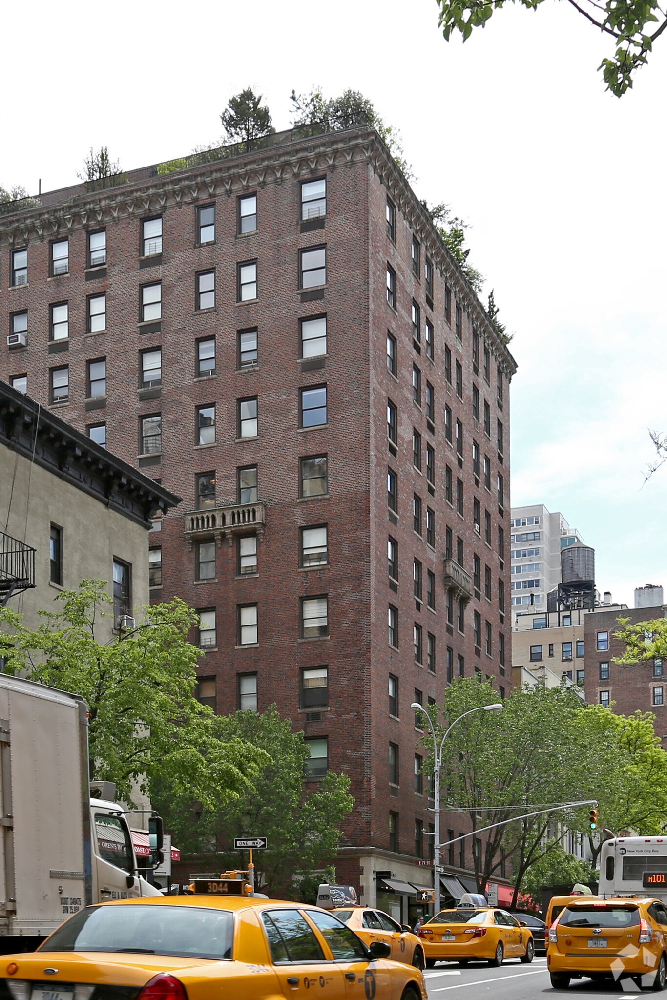 975-983 Lexington Ave, New York, NY for sale Primary Photo- Image 1 of 1