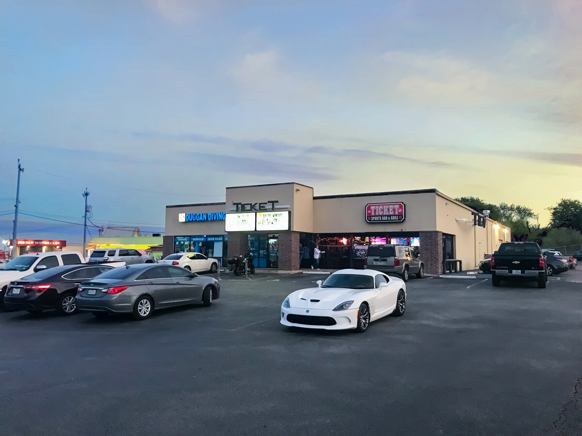 2617 Pat Booker Rd, Universal City, TX 78148