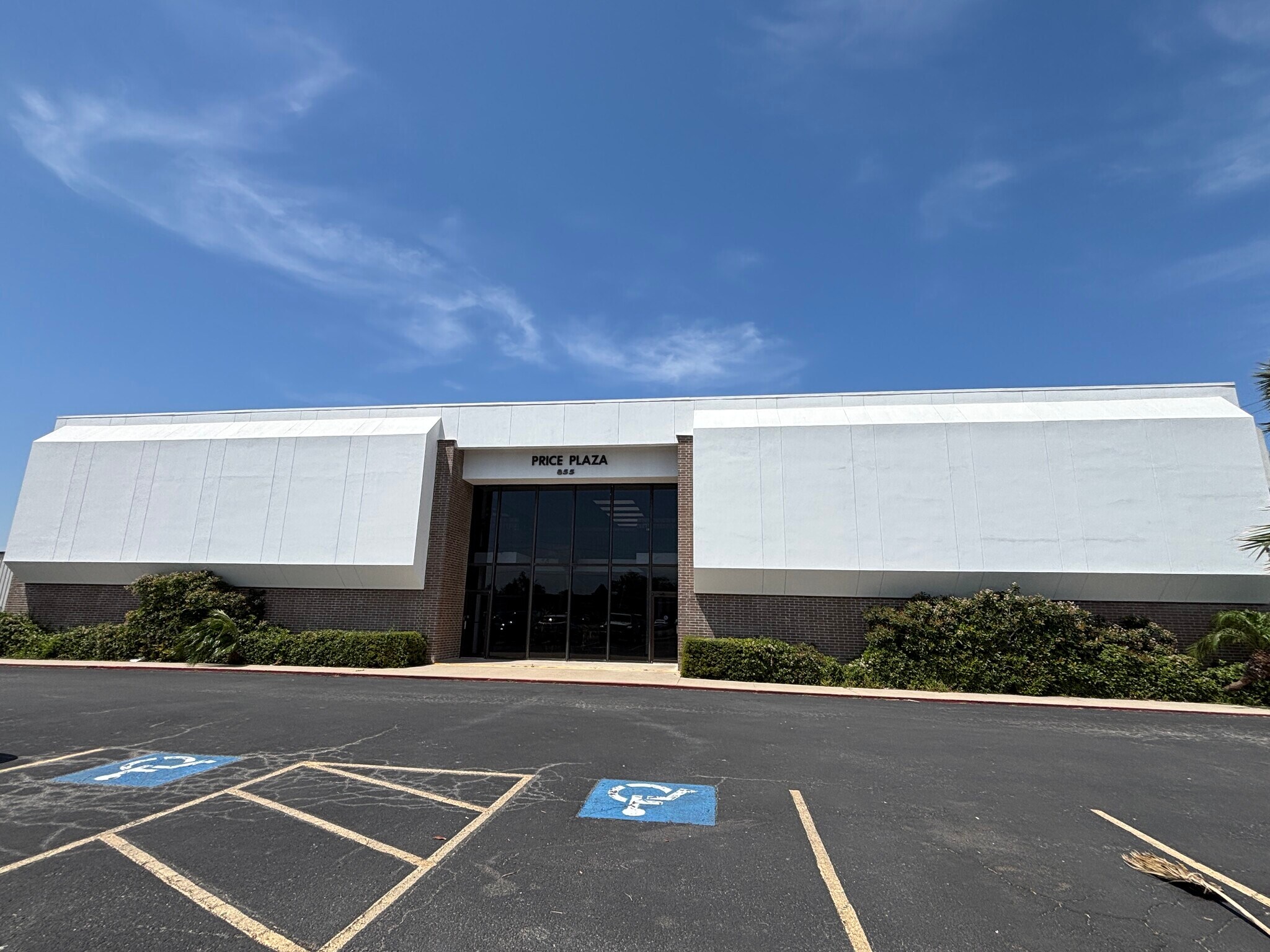 855 W Price Rd, Brownsville, TX for lease Building Photo- Image 1 of 24
