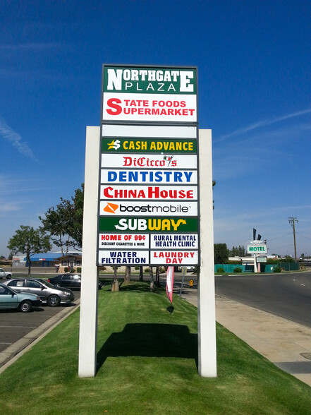 219-295 Academy Ave, Sanger, CA for lease - Building Photo - Image 2 of 2