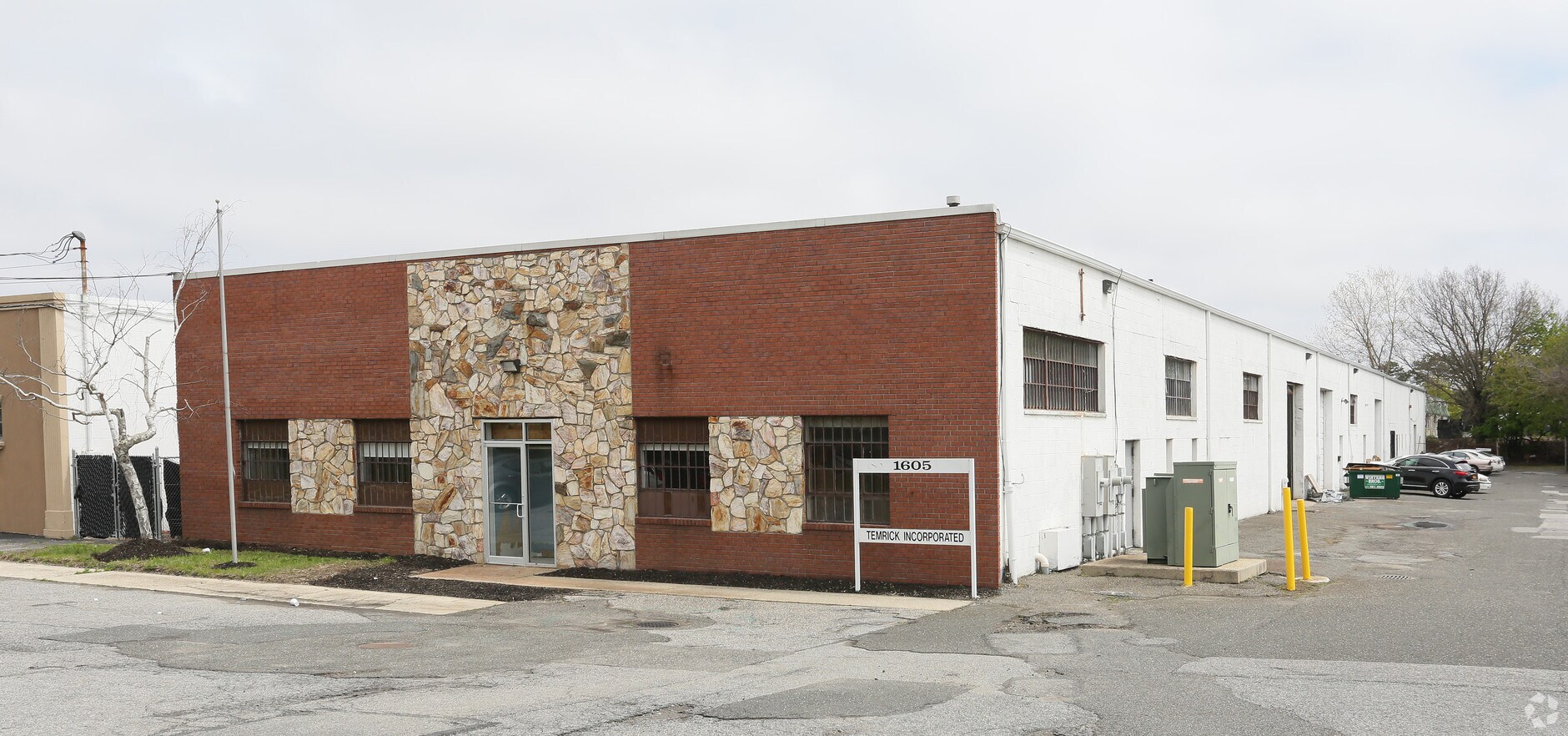 1605 Sycamore Ave, Bohemia, NY 11716