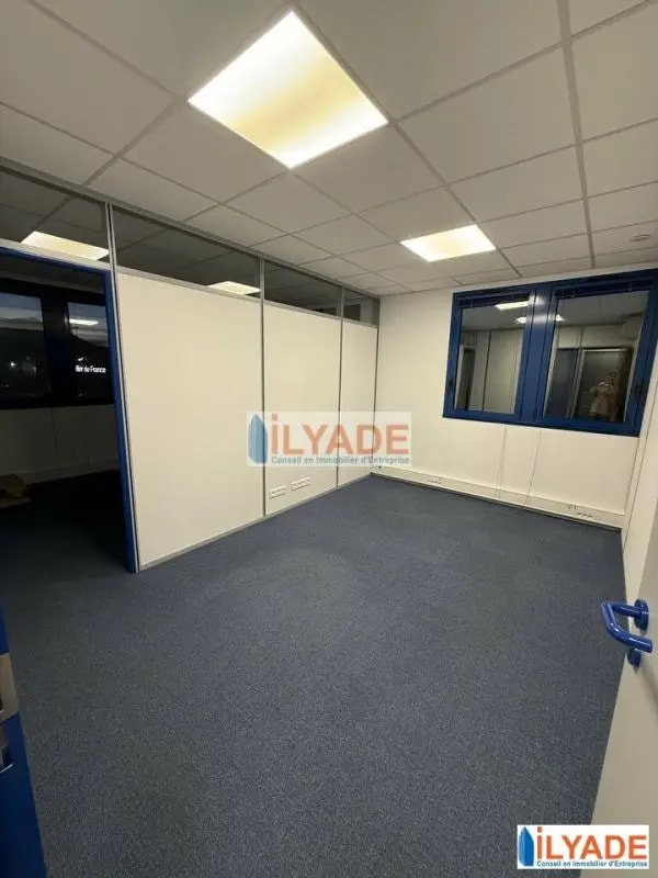 Office in Marseille for sale Interior Photo- Image 1 of 7