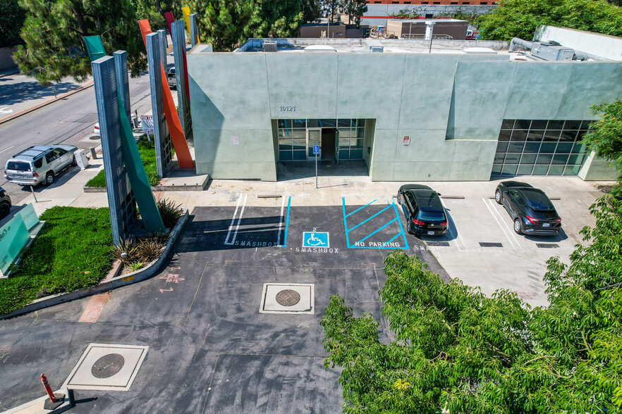 10121 Jefferson Blvd, Culver City, CA for lease - Building Photo - Image 3 of 22