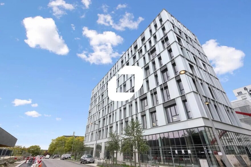 Office in Champs-sur-Marne for lease - Building Photo - Image 2 of 14