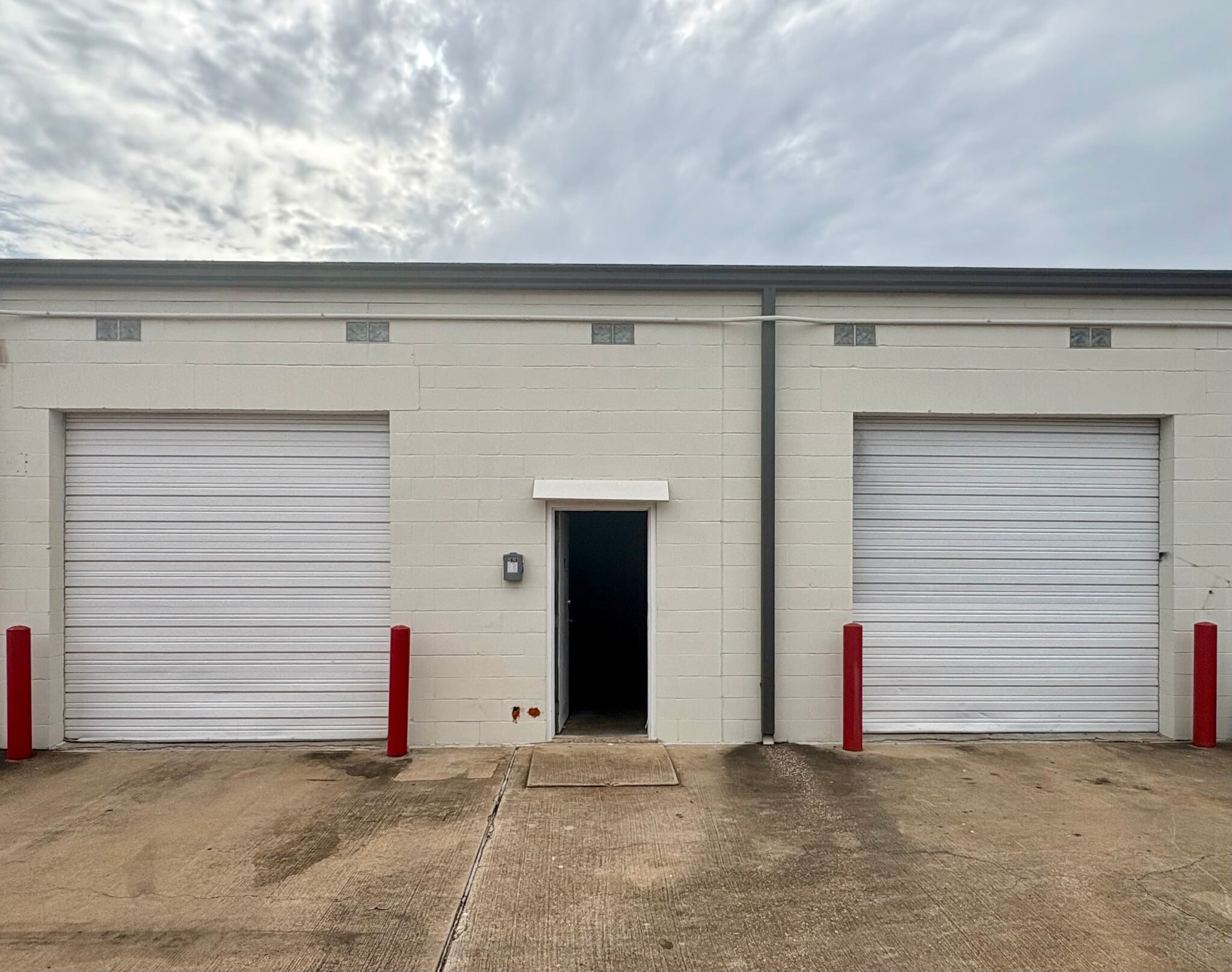 5411 Brookglen Dr, Houston, TX for lease Building Photo- Image 1 of 6