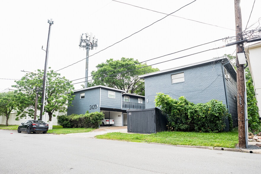 Montrose Multi Family 3.8% interest rate portfolio of 2 properties for sale on LoopNet.com - Building Photo - Image 2 of 6