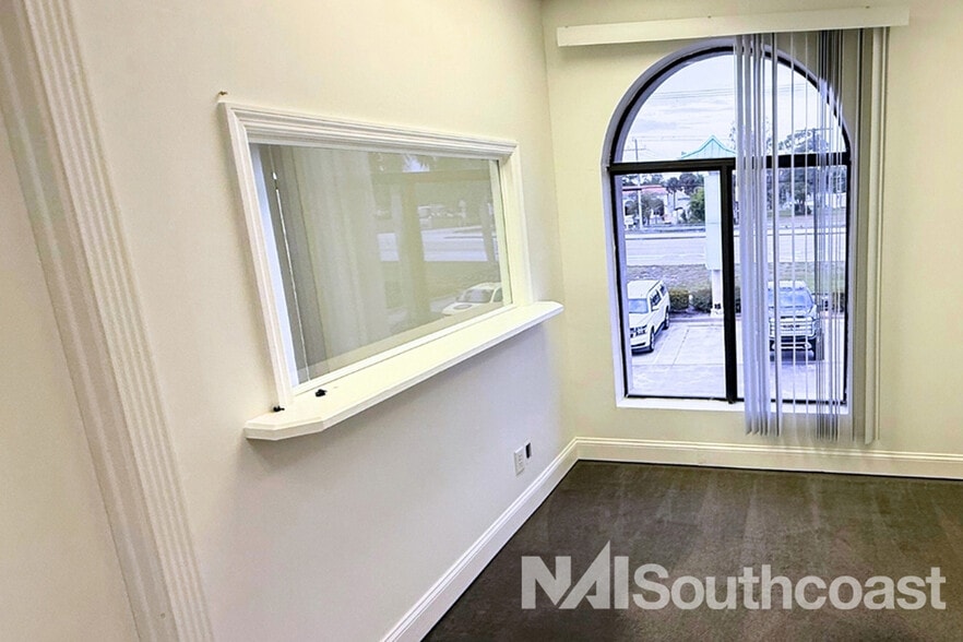 5031 SE Federal Hwy, Stuart, FL for lease - Building Photo - Image 2 of 5