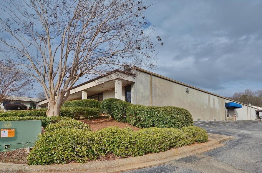 102 Research Blvd, Madison, AL for lease - Building Photo - Image 2 of 24