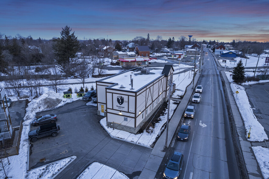 19 Moore St, Carleton Place, ON for sale - Building Photo - Image 3 of 26