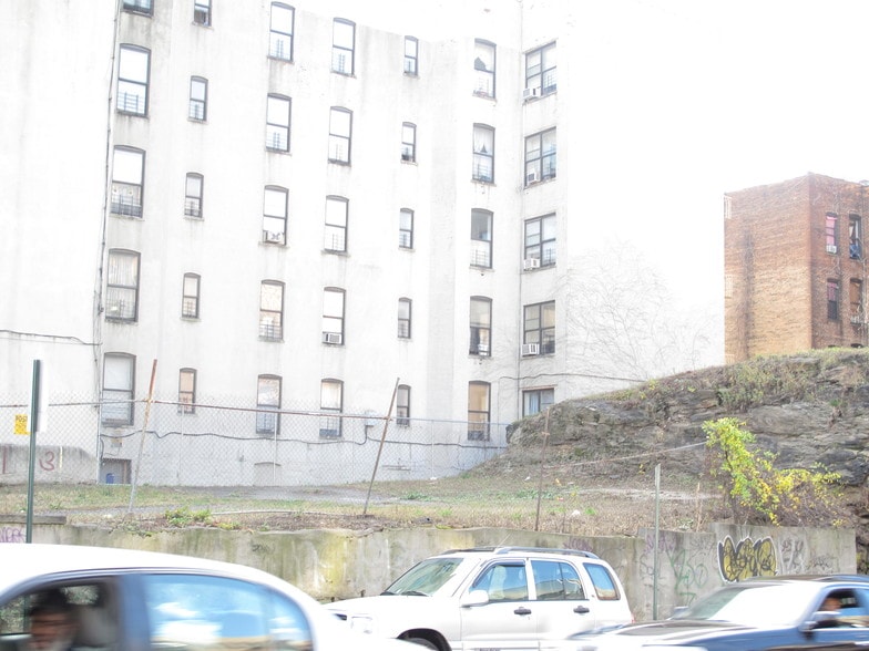1215 Fulton Ave, Bronx, NY for sale - Building Photo - Image 1 of 1