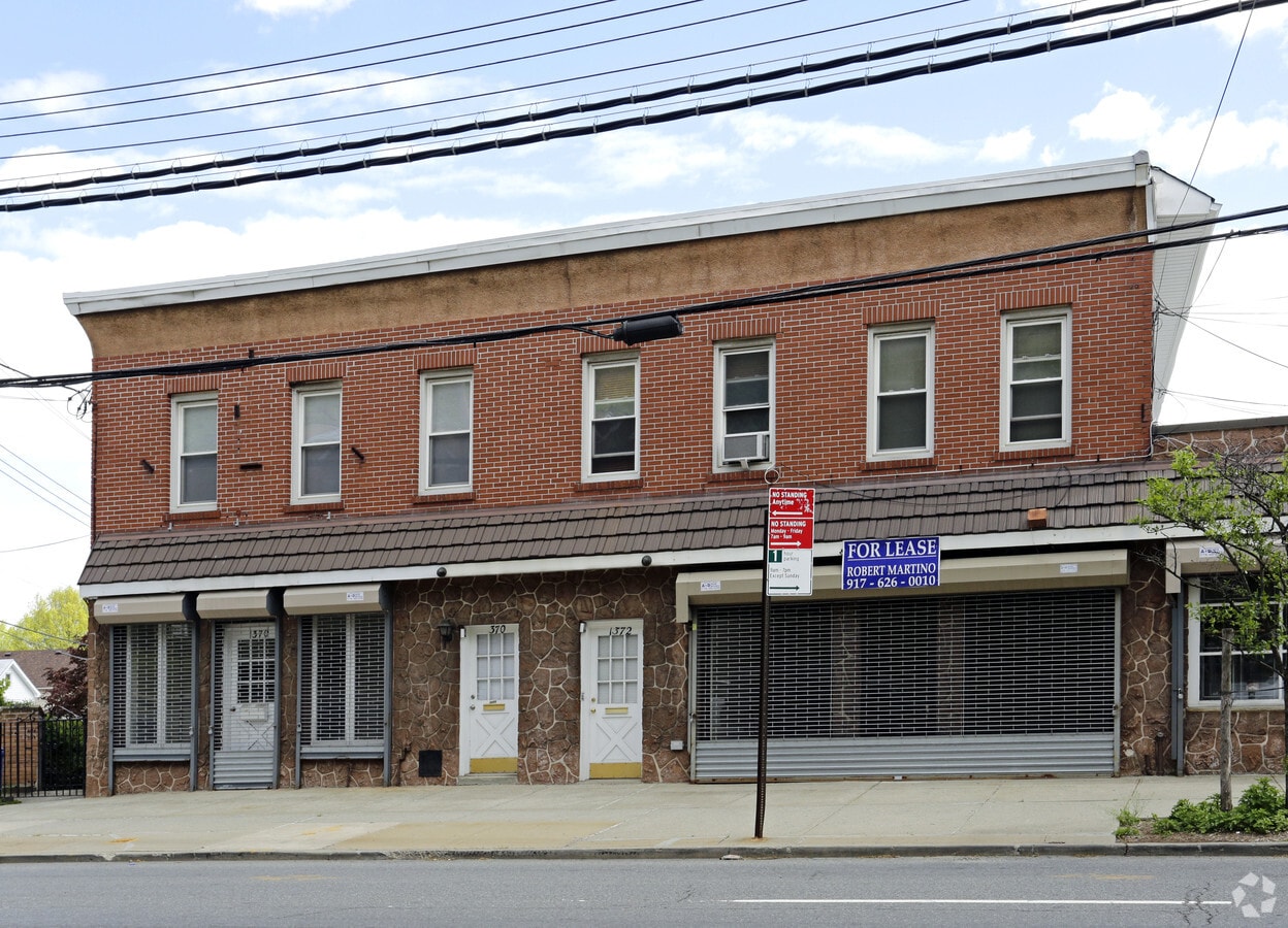 13701372 Richmond Rd, Staten Island, NY 10304