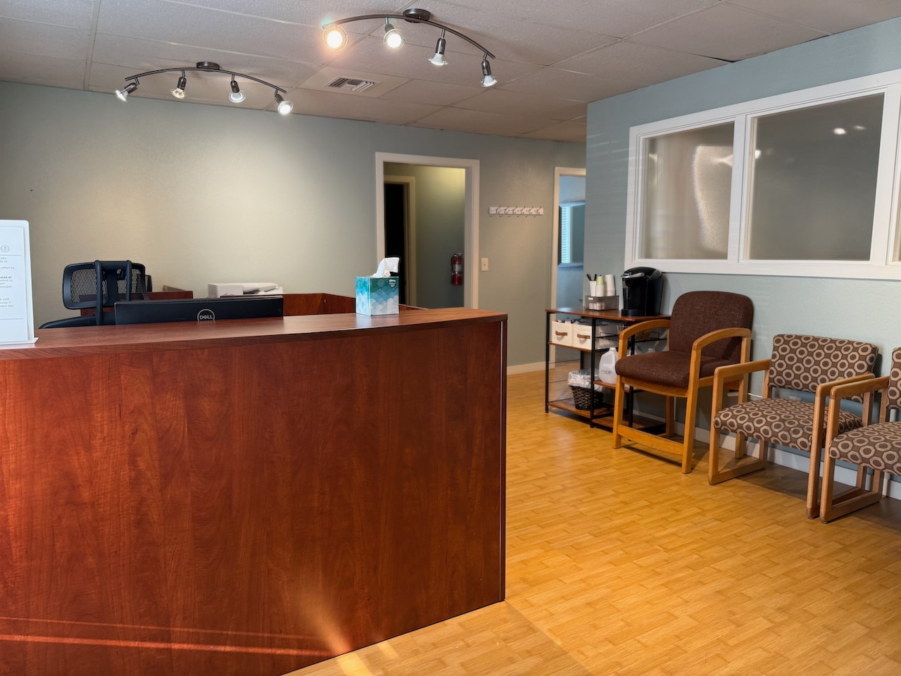 1720 S 72nd St, Tacoma, WA for sale Interior Photo- Image 1 of 7