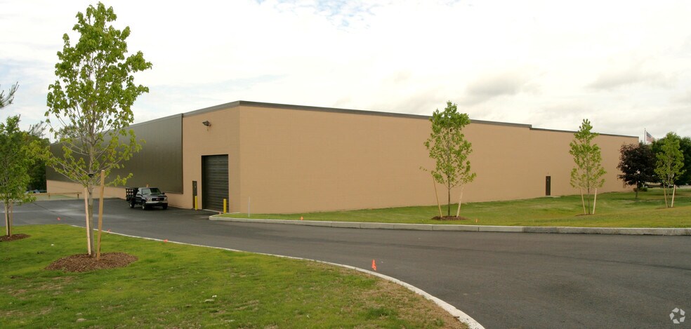50 North St, Canton, MA for lease - Building Photo - Image 2 of 3