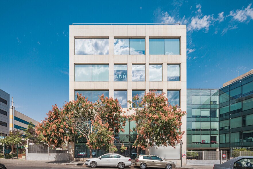 Calle Albasanz, 15 B, Madrid, Madrid for lease - Building Photo - Image 3 of 5