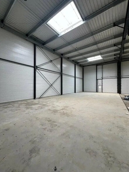 2 Avenue Du Noyer À La Malice, Louvres for lease - Building Photo - Image 2 of 17