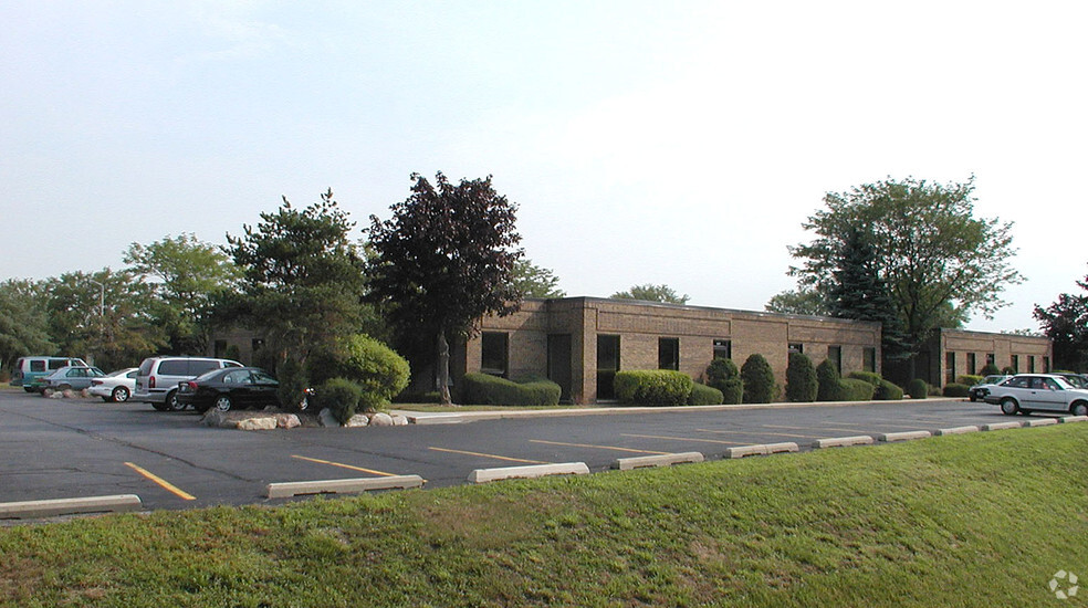 4211 Grove Ave, Gurnee, IL for lease - Other - Image 1 of 4