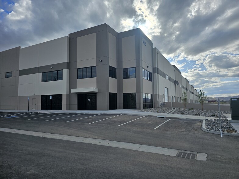 9515 N Virginia St, Reno, NV for lease - Building Photo - Image 3 of 3