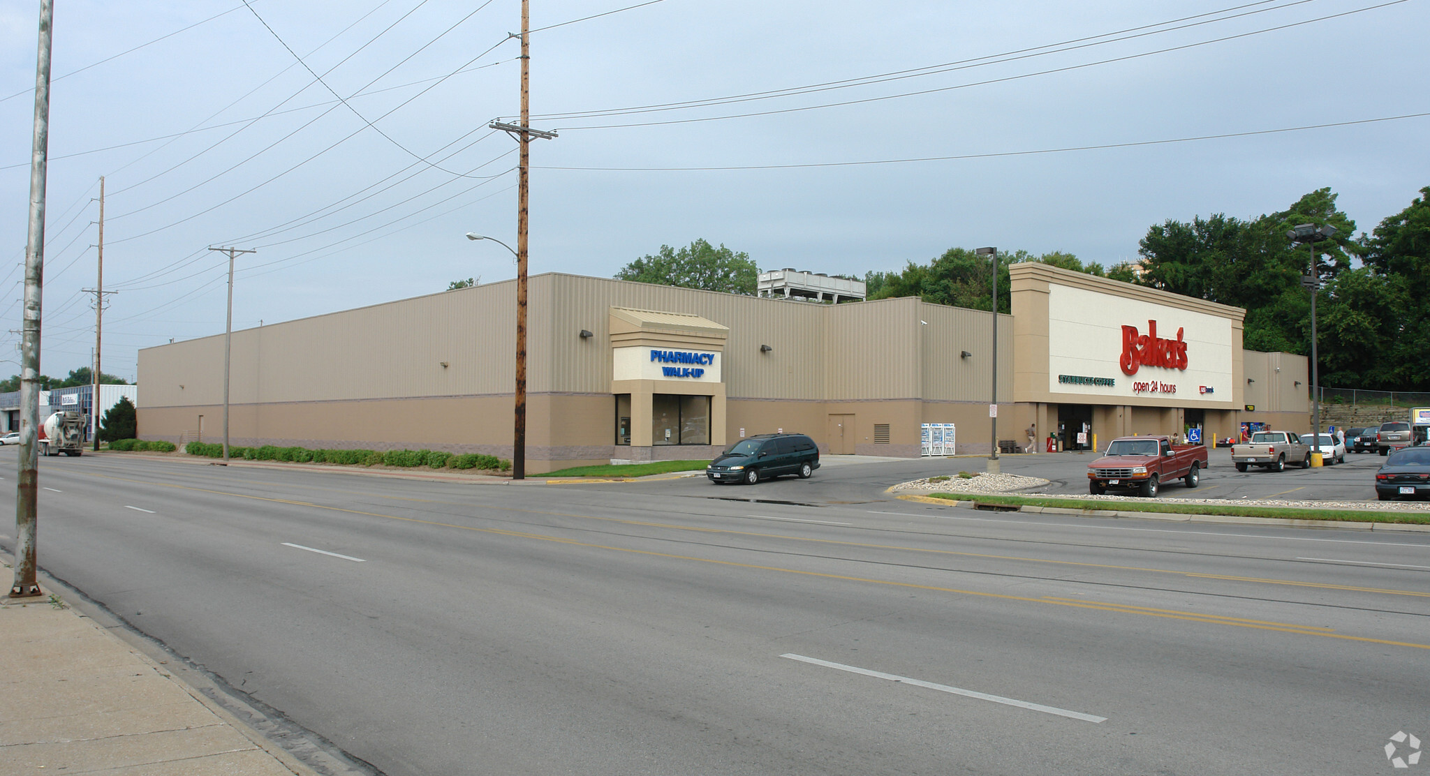 888 S Saddle Creek Rd, Omaha, NE for sale Primary Photo- Image 1 of 1