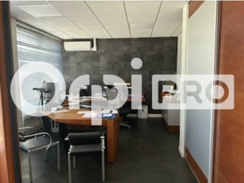 Office in Villefranche-sur-Saône for sale - Interior Photo - Image 3 of 6