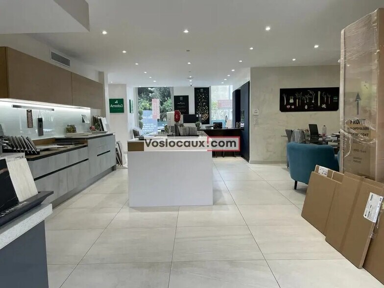 Retail in Saint-Laurent-du-Var for lease - Interior Photo - Image 2 of 6