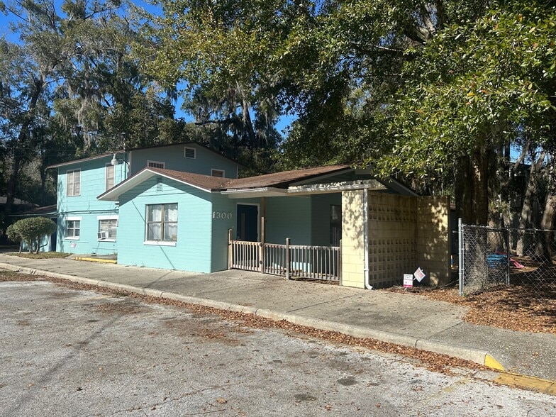 1300 NW 6th St, Gainesville, FL for sale - Building Photo - Image 2 of 16