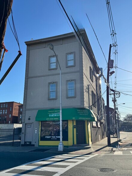 331 Straight St, Paterson, NJ for sale - Building Photo - Image 1 of 1