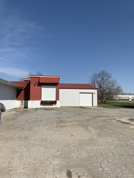 2672 Ken Gray Blvd, West Frankfort, IL for sale - Building Photo - Image 1 of 1