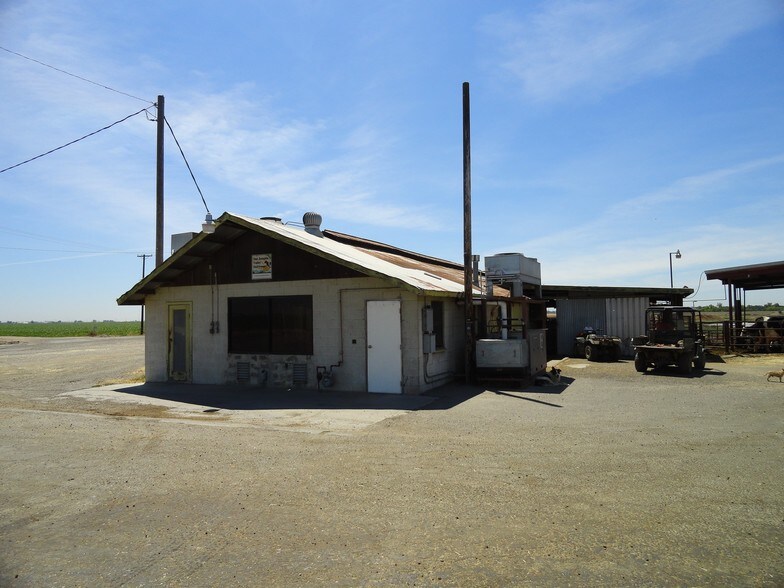 12467 Carpenter Rd, Crows Landing, CA 95313