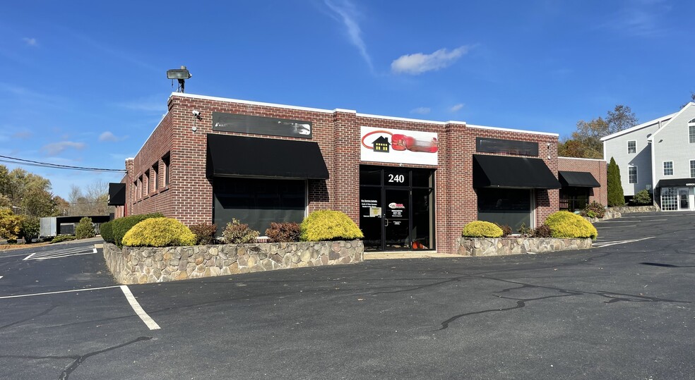 240 Boston St, Topsfield, MA for sale - Building Photo - Image 1 of 1