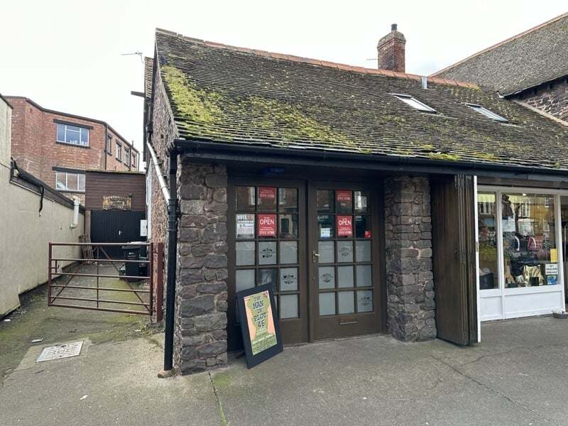 1-2 The Av, Minehead for sale Primary Photo- Image 1 of 1