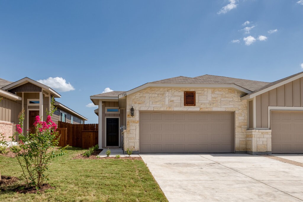 732 Harvest Moon Dr, Venus, TX 76084