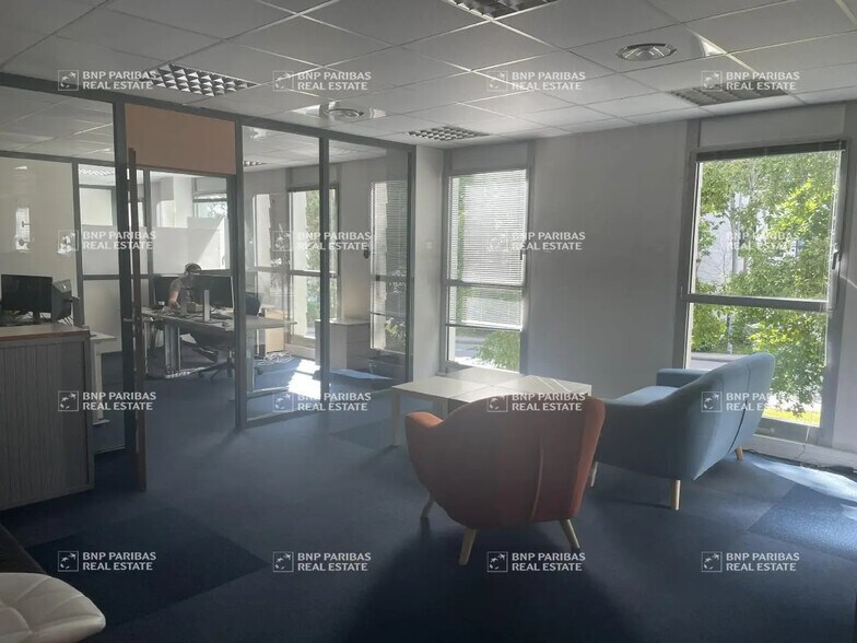 Office in Nantes for lease - Interior Photo - Image 2 of 6