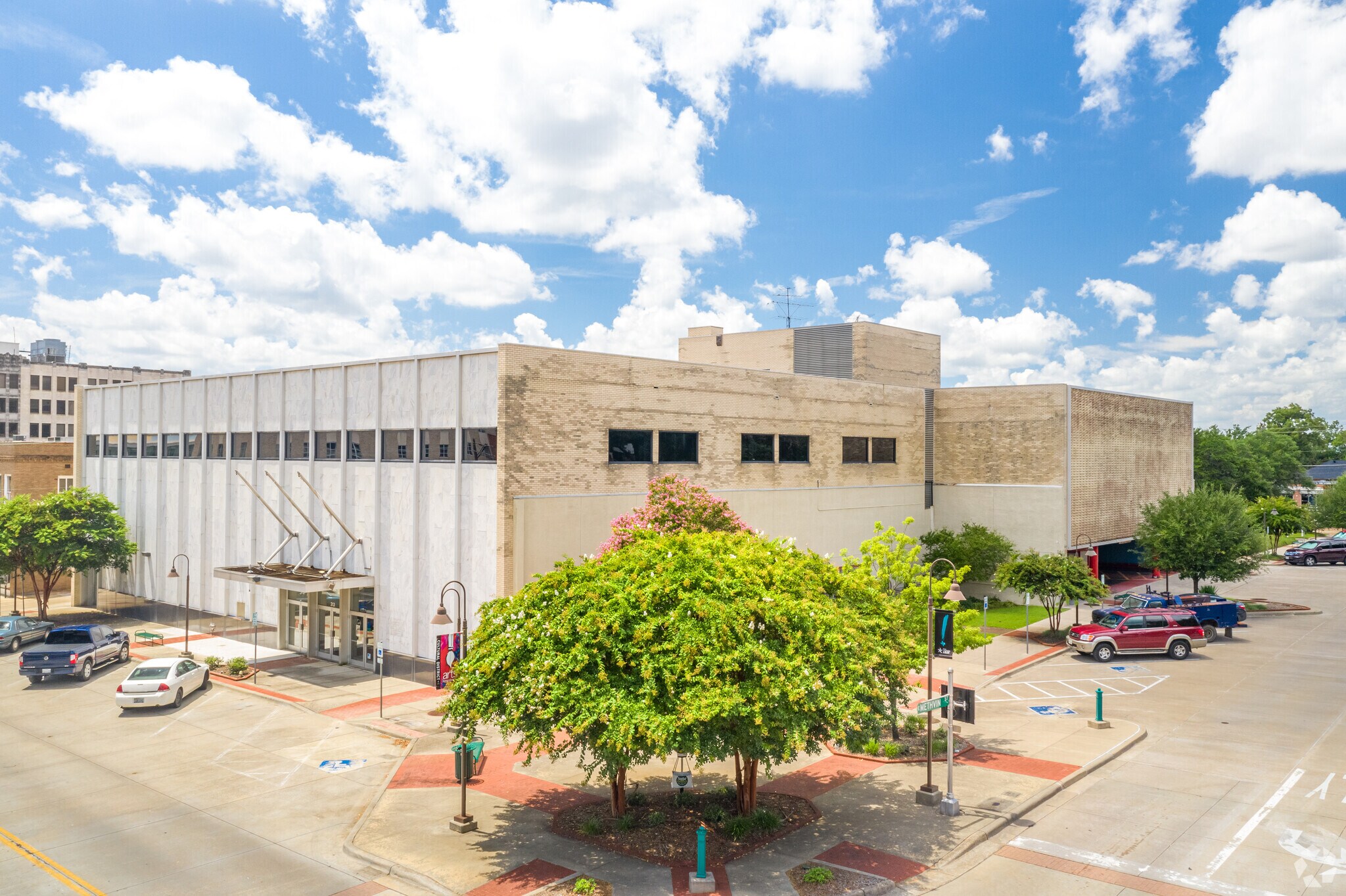 213-215 N Fredonia St, Longview, TX for sale Primary Photo- Image 1 of 1