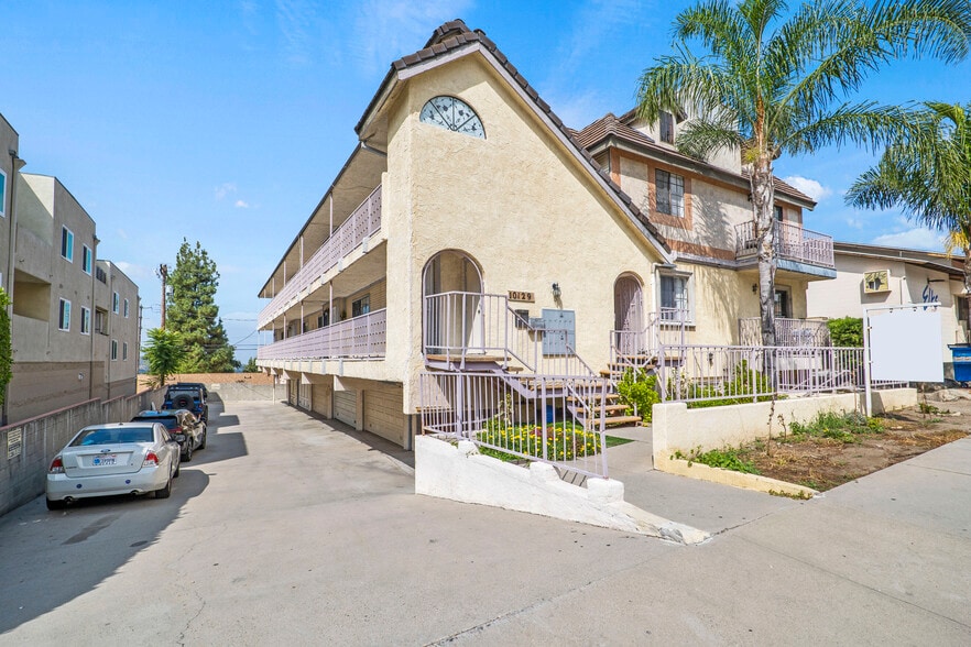 10129 Commerce Ave, Tujunga, CA for sale - Building Photo - Image 3 of 11