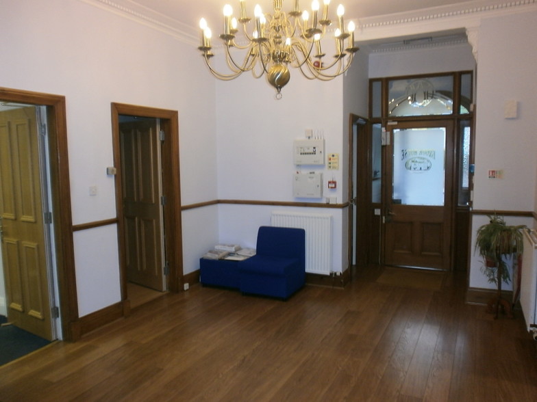 86 Brook St, Broughty Ferry for lease - Interior Photo - Image 3 of 5